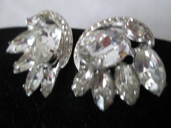 Beautiful Vintage Eisenberg Jewelry Set Large Leaf Brooch and Matching Earrings Large Clear Stones Rhodium Plated