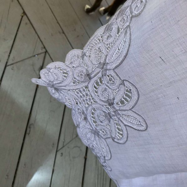 Beautiful white battenberg lace tablecloth 100% cotton with lace 64" x 88" Collectible linens dining decor holiday elegant country farmhouse