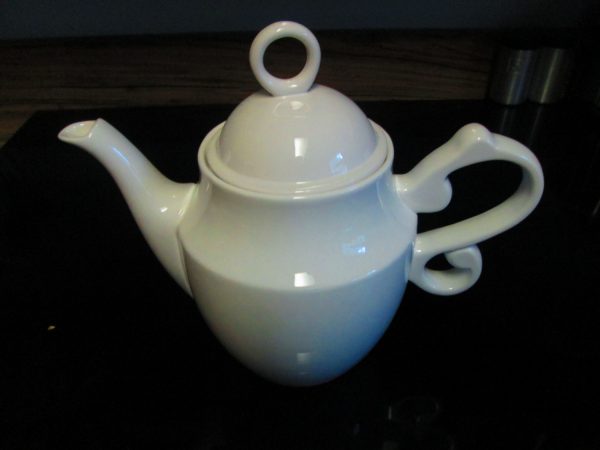 Beautiful White Large Teapot Ll Mulino New York Great Design and size Mid Century Modern collectible display