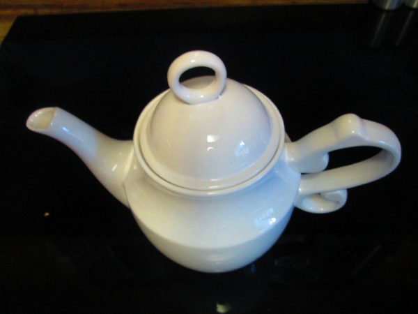 Beautiful White Large Teapot Ll Mulino New York Great Design and size Mid Century Modern collectible display