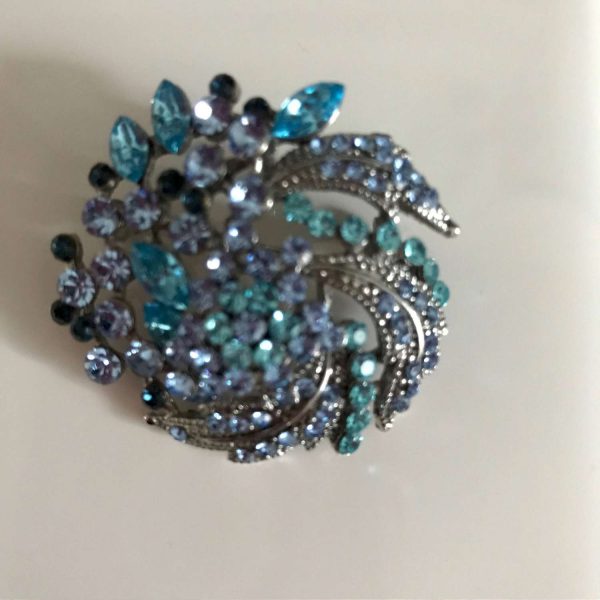 Brooch Vintage Silver tone backing with shades of all blue rhinestones Stunning Evening Event Special Occasion pendant or pin