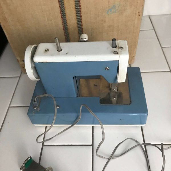 Child size BROTHER sewing machine Blue & white metal original 1930's hand crank or battery operated In Original Case collectible display