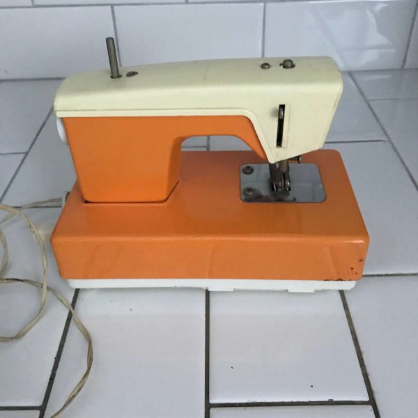 Child size Crystal sewing machine hand crank & Battery Operated Japan with Plastic top display collectible with foot pedal