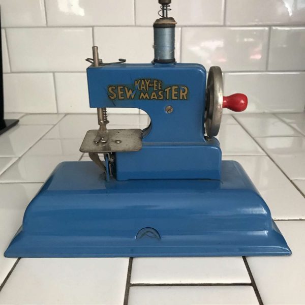 Child size KAY AN EE sewing machine Blue & Chrome metal original 1920's hand crank collectible display battery operated
