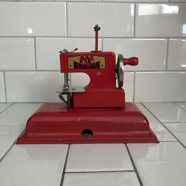 Child size Regina Red sewing machine hand crank Germany US Zone Metal 1940's