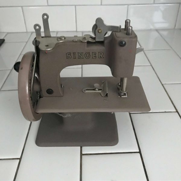 Child size Singer sewing machine Taupe Color Gold Seal metal original 1930's hand crank All Metal collectible display