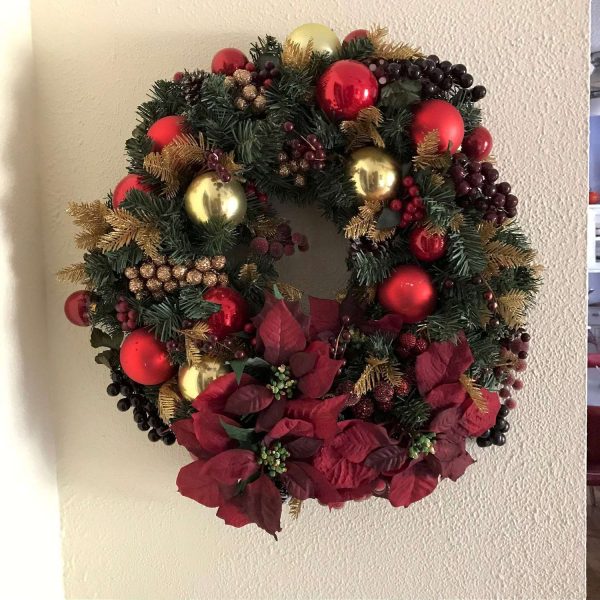 Christmas Wreath Stunning Hand made 22" across Traditional Wreath Red poinsettias gold and red ornaments lots of grapes and berries