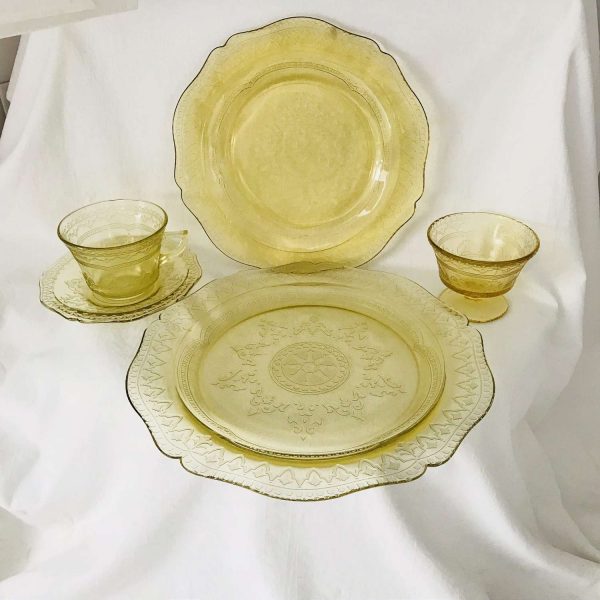 Depression glass Yellow Madrid Pattern 5 piece place setting Dinner Luncheon plate Tea cup Saucer Fruit or sherbet pedestal bowl farmhouse