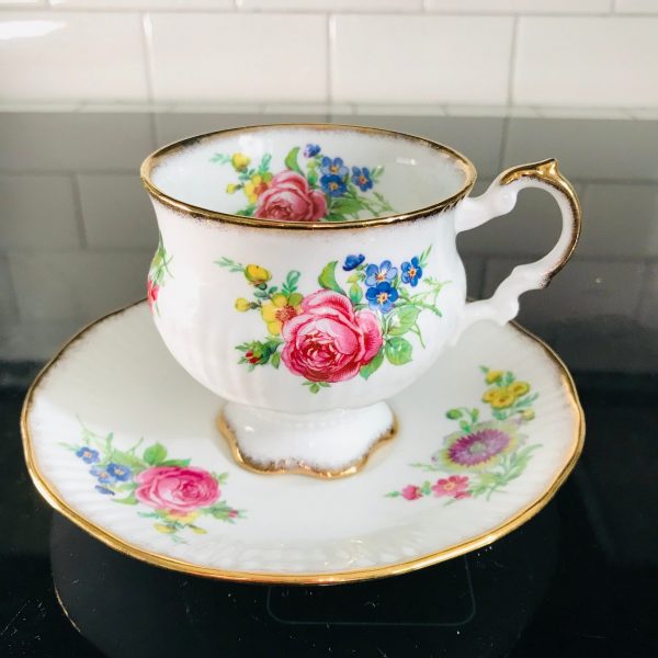 Elizabethan Tea cup and saucer England Fine bone china Pink & Purple Floral Ribbed china gold trim farmhouse collectible display