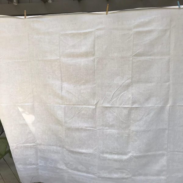 Fantastic Vintage Banquet size tablecloth Damask 66" x 100" Floral with floral and dotted boarders and center section