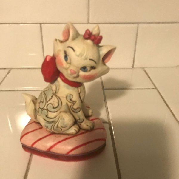 Jim Shore Collectible Disney Purr-fection crazy cat lady cat lovers display figurine Heart shaped base red bow Valentines Gift