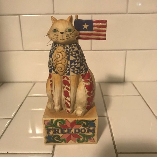 Jim Shore Collectible Freedom-crazy cat lady cat lovers display figurine Cat with red white and ivory and Flag on tail