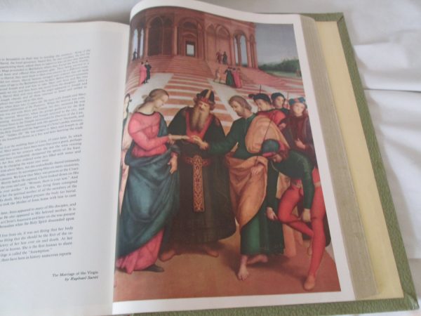 Large Vintage Family Bible Gold Leaf Edges Beautiful Artwork 1971-72 Edition Catholic Spirituality Christian Religion Religious