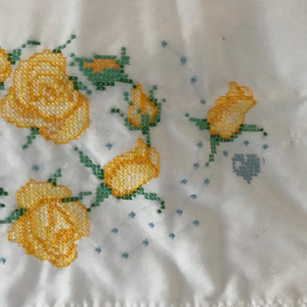 Pillowcase Single Hand cross stitched with Yellow roses bedding bed & breakfast cottage cabin guest room collectible linens poppies