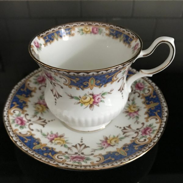 Queen's tea cup and saucer England Fine bone china Kennelworth Blue with Gold scrolls gold trim farmhouse collectible display coffee