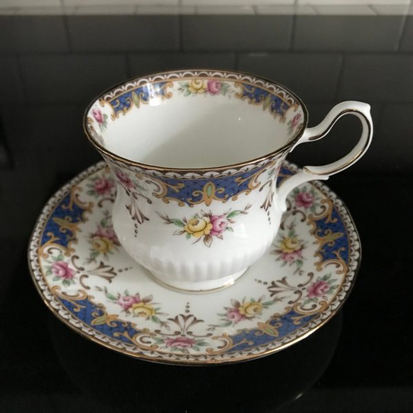 Queen's tea cup and saucer England Fine bone china Kennelworth Blue with Gold scrolls gold trim farmhouse collectible display coffee