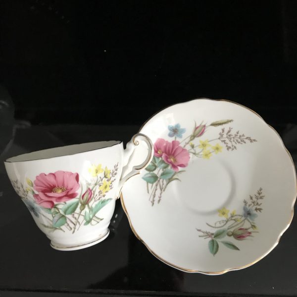 Regency Tea cup and saucer Set of 4 England Fine bone china Pink & Yellow Floral gold trim farmhouse collectible display cottage shabby chic