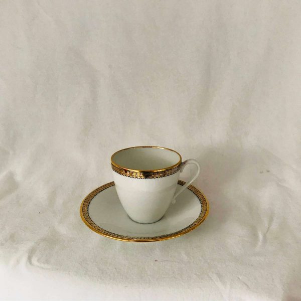 Richard Ginori Demitasse Tea cup and Saucer White with Gold trim Very Fine bone china Italy dinnerware serving dining kitchen collectible