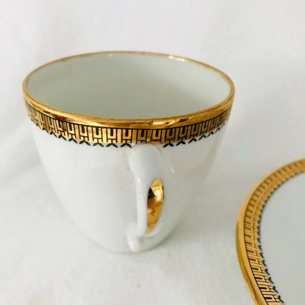 Richard Ginori Demitasse Tea cup and Saucer White with Gold trim Very Fine bone china Italy dinnerware serving dining kitchen collectible