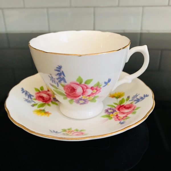 Royal Vale Tea cup and saucer England Fine bone china Dainty Cabbage Rose gold trim farmhouse collectible display coffee shabby chic