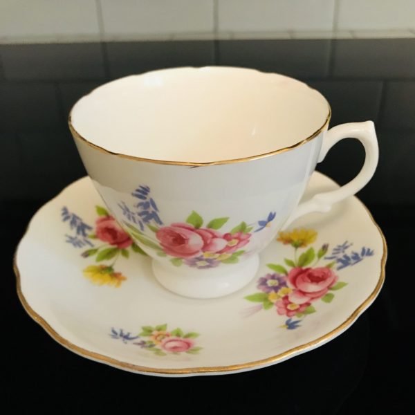 Royal Vale Tea cup and saucer England Fine bone china Dainty Cabbage Rose gold trim farmhouse collectible display coffee shabby chic