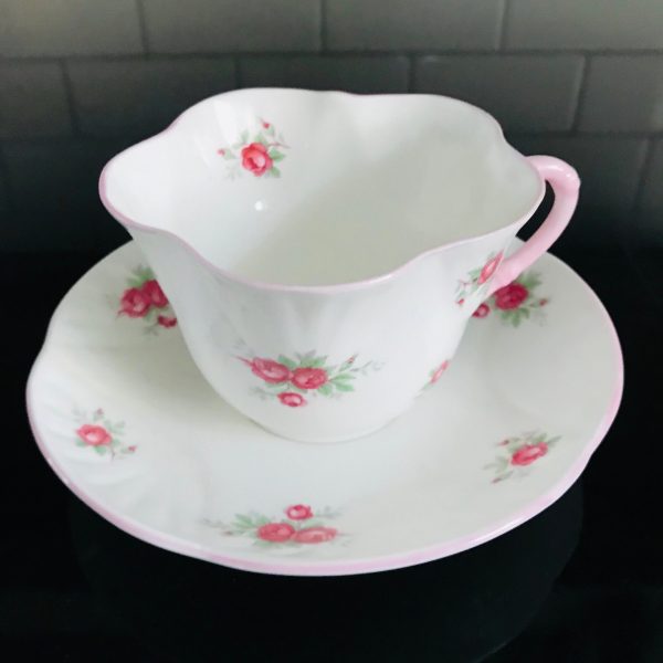 Royal York Tea cup and saucer England Fine bone china pink roses dainty scalloped flowers farmhouse collectible display serving