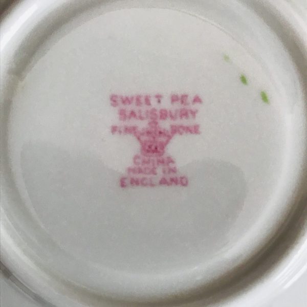 Salisbury Tea cup and saucer England Fine bone china Pink Sweet Peas Flowers gold trim farmhouse cottage collectible display serving