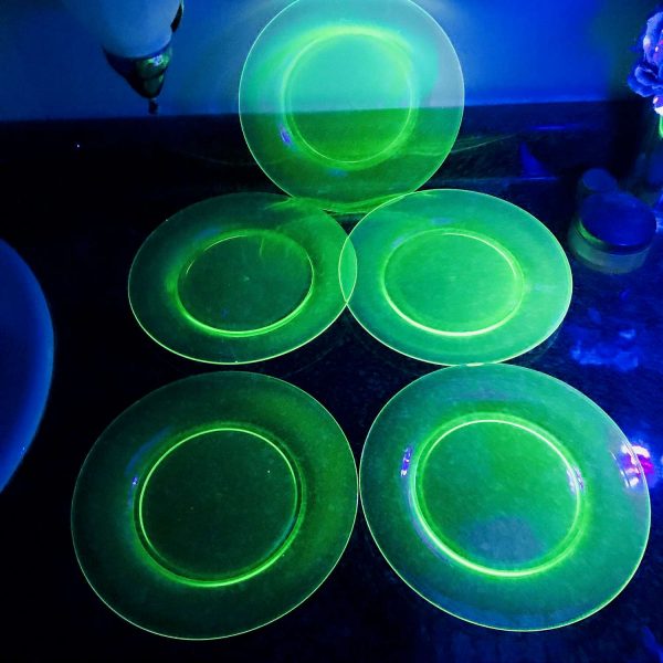Set of 5 Luncheon Plates Uranium Glass Cambridge green farmhouse collectible display kitchen dining serving glowing glass