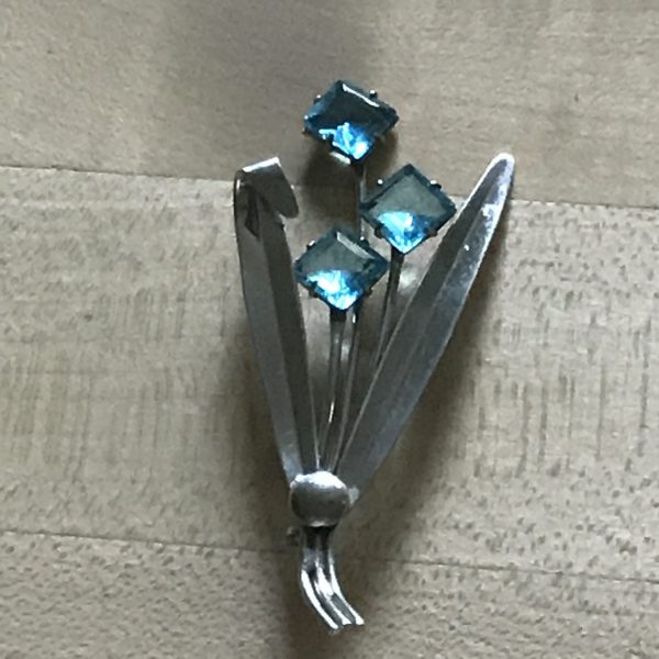 Sterling Silver Brooch Art Deco Leaves with Blue Topaz Faceted Flowers Sterling 1940's colletible display pin 8 grams