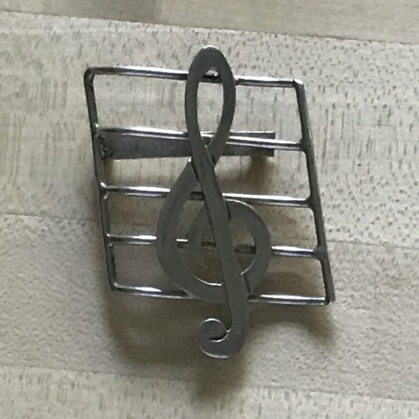 Sterling Silver Brooch Large treble clef & staff Musical Music Teacher colletible display pin 21 grams 2 1/2" long 2" wide vintage jewelry