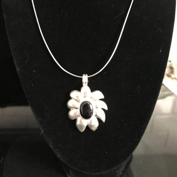 Sterling Silver Pendant Drop onyx center sterling silver flower TX Mexico 20 grams