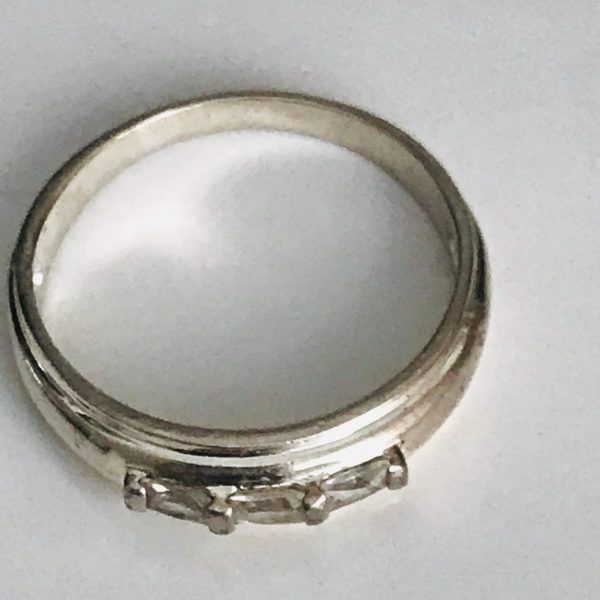 Sterling silver vintage ring 3 small rectangular CZ's .925 size 7 Dainty Band