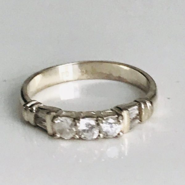 Sterling silver vintage ring 3 small round CZ's with 4 CZ baguettes .925 size 7 Dainty Band