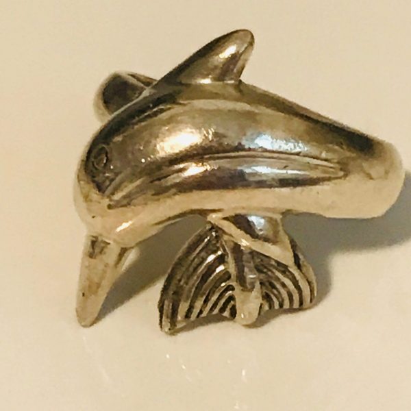 Sterling silver vintage ring Dolphin with ribbed tail marked .925 size 6 1/2