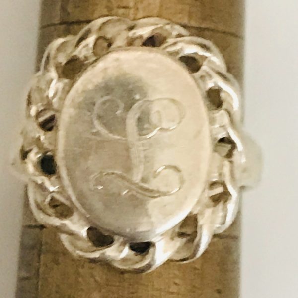 Sterling silver vintage ring ornate rim Monogrammed "L"  marked .925 size 5 3/4