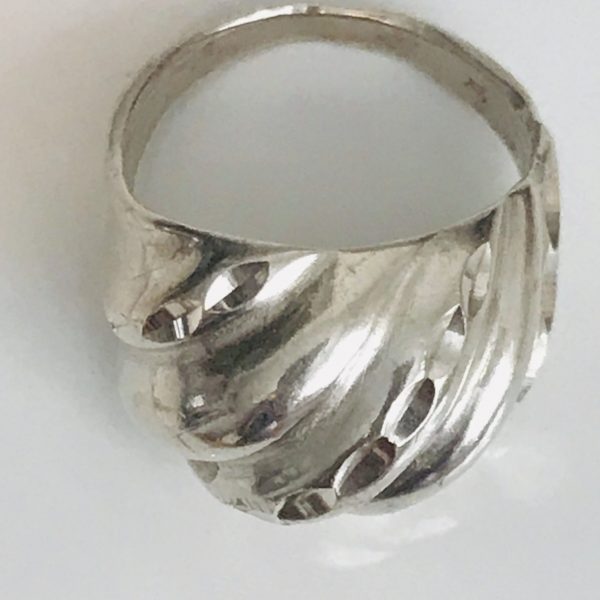 Sterling silver vintage ring unique pattern marked .925 size 8
