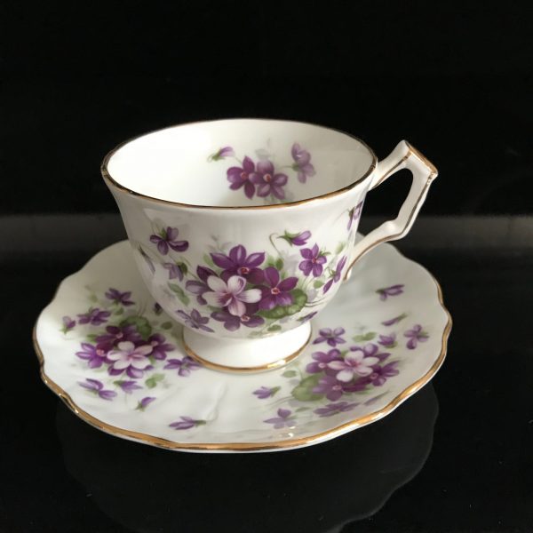 Tea cup and saucer Aynsley England Fine bone china purple Violets yellow centers heavy gold trim farmhouse collectible display coffee bridal