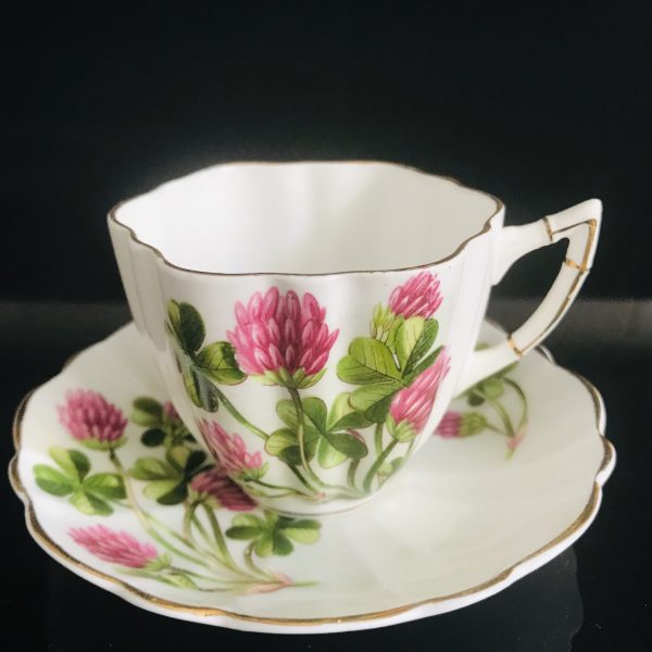 Thistle tea cup and saucer England Fine bone china Scalloped Pink with Green Clover farmhouse collectible display bridal shower wedding