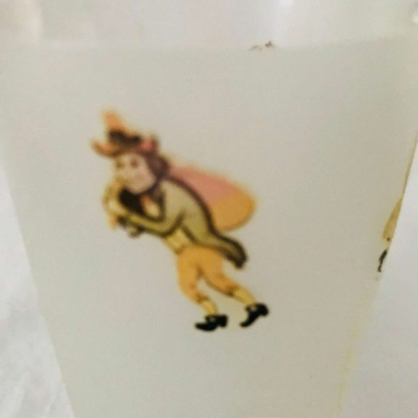 Vintage 1920's Single water glass farmhouse collectible display kitchen serving 4 1/2" tall 2 1/2" across the top 8 oz horse & buggy yellow