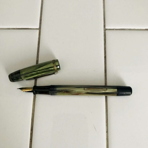 Vintage 1940's Wearever fountain pen pearlized green with side pump filler collectible display office fountain pen green