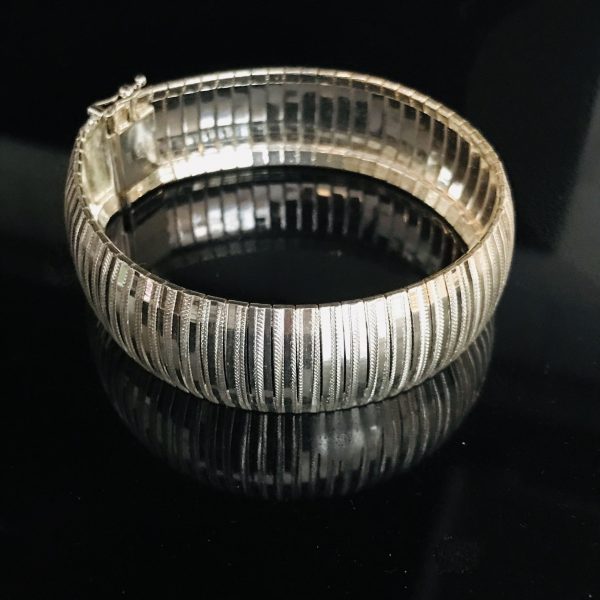 Vintage bracelet stunning sterling silver etched bangle fine quality jewelry bangle 28 grams 2 1/2" across