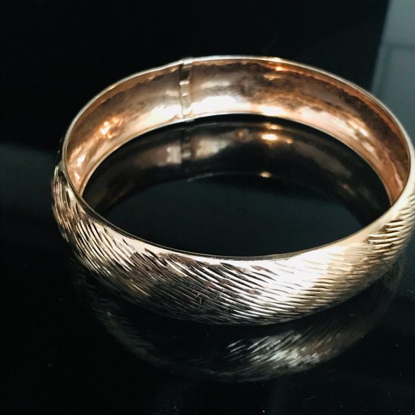 Vintage bracelet stunning sterling silver with gold wash etched bangle fine quality jewelry bangle 11 grams 3" across