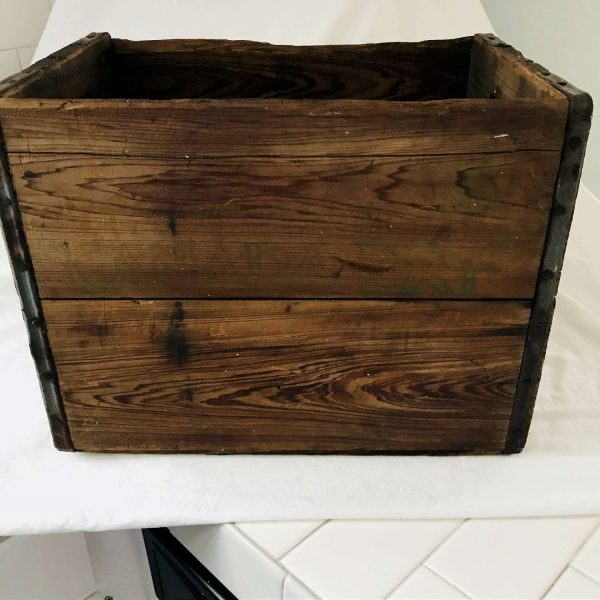 Vintage Canada Dry Wooden Crate Full size double handle display storage farmhouse collectible garage storage man cave