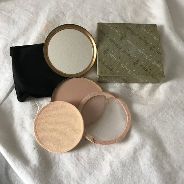 Vintage Compact Kigu New Old stock original powder Face Powder original puff & screen nice mirror working latches in pouch and original box