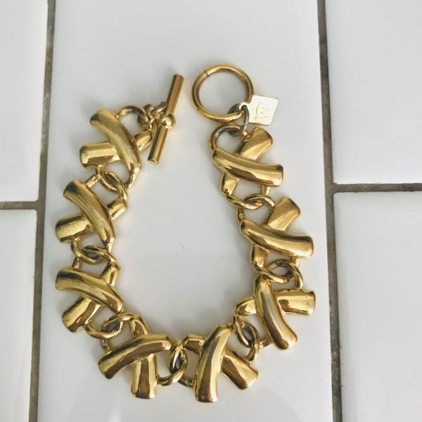 Vintage Gold tone Link bracelet sleek markeed R on clasp
