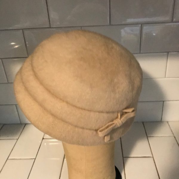 Vintage Hat 100% wool Beige Cloche hat layered look wool bow theater movie prop costume special event