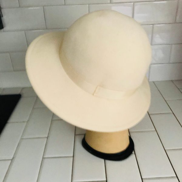 Vintage Hat 100% wool Ivory Cloche hat gross grain ribbon center theater movie prop costume special event