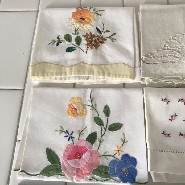 Vintage lot of 12 tea towels applique embroidery hand stitched Bed & Breakfast collectible display bathroom vanity farmhouse cottage