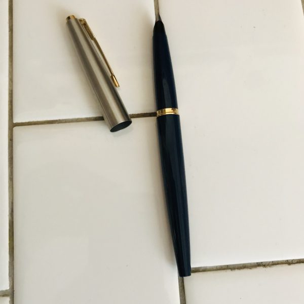 Vintage Parker blue and silver Fountain pen collectible desk office purse pocket fountain pen
