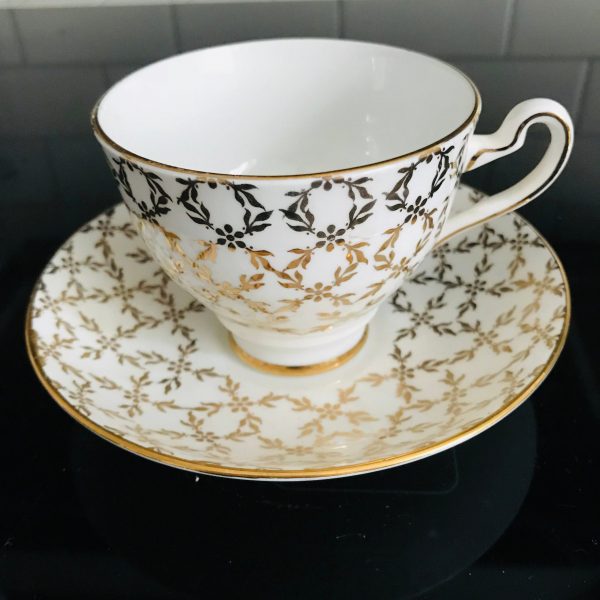 Vintage Queens Royal Tea Cup and Saucer GOLD CHINTZ Pattern Fine porcelain England  Collectible Display Farmhouse dining serving bridal